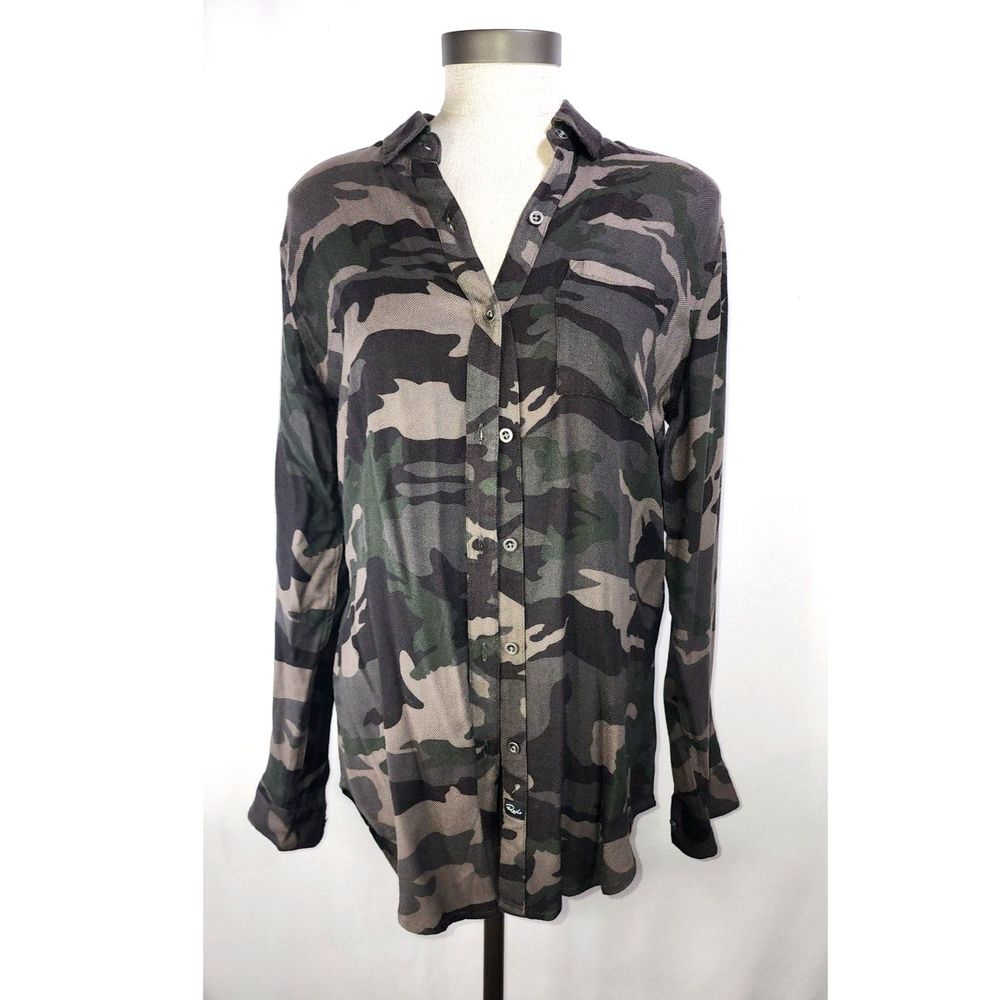 Rails Women's Camo Button-Up Blouse Size Xs - image 1